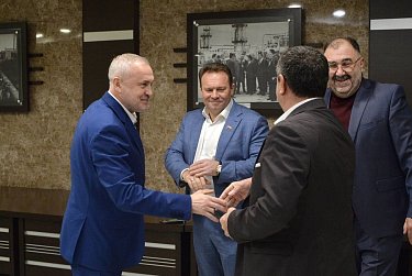 Мы работаем вместе